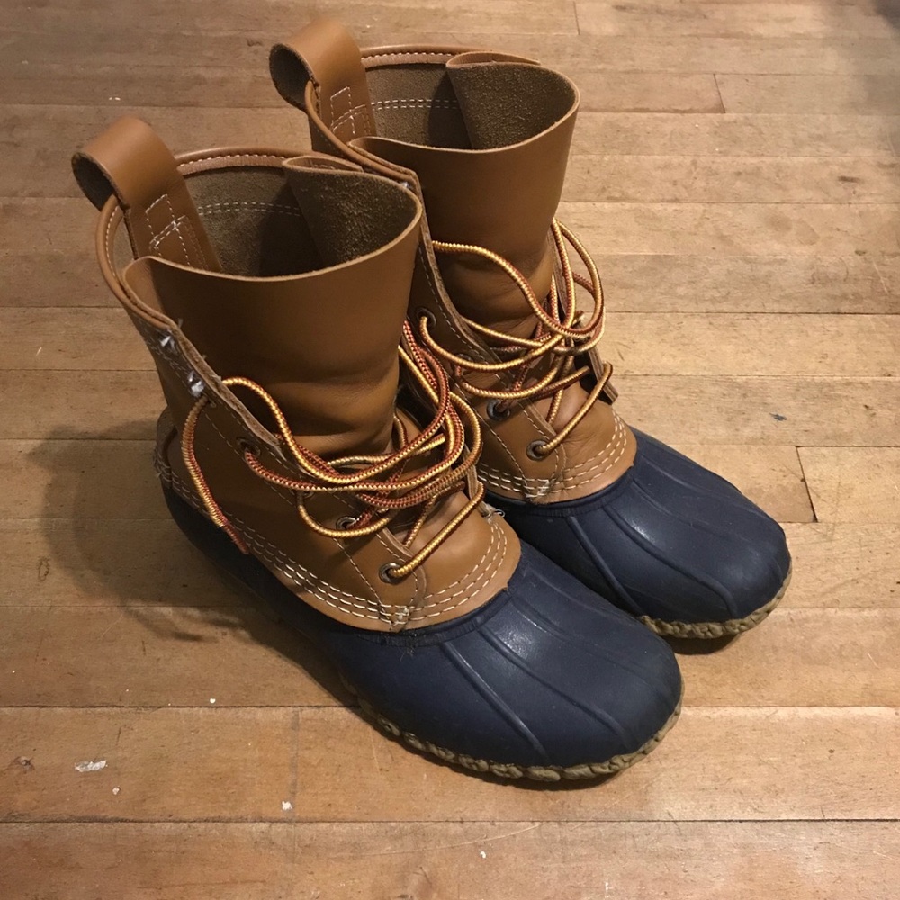 LL Bean bean boot, 8”, navy. Size 6.